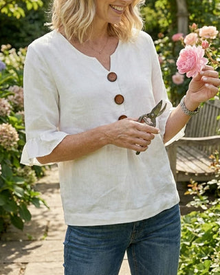 Amelie™ | Bauchbedeckende Bluse mit Knopfdetails