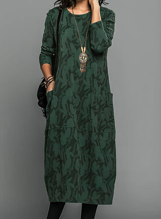 Cassie™ | Lässiges Winterkleid mit Rundhalsausschnitt" can be rewritten as:

"Cassie™ | Entspanntes Winterkleid mit Rundhalsdesign