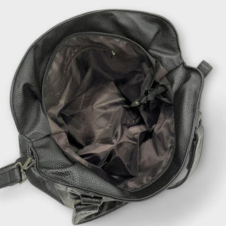 "Olivia - Elegante Hobo Schultertasche" can be rewritten as "Olivia - Stilvolle Hobo Schultertasche".