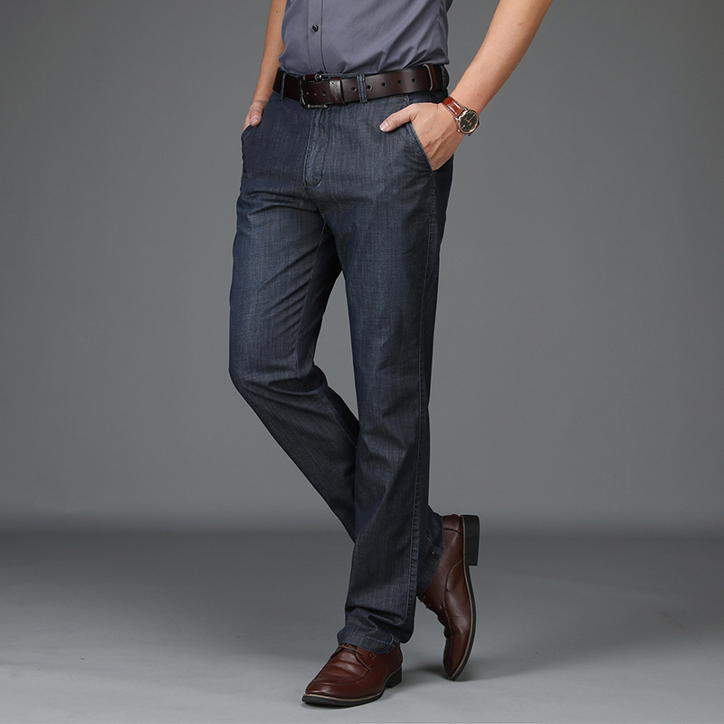 Stretch-Denim-Herrenjeans im klassischen Schnitt