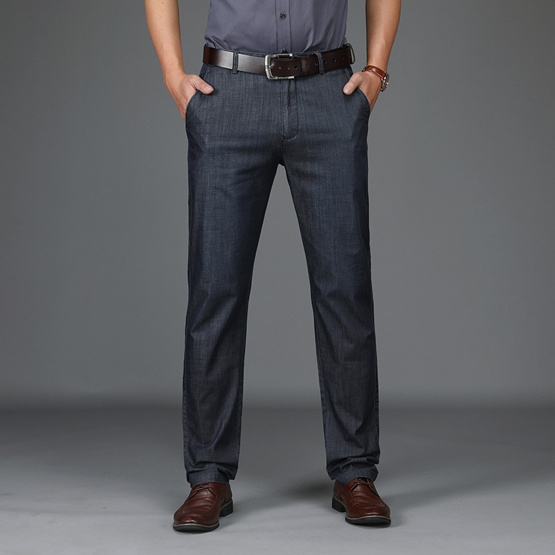 Stretch-Denim-Herrenjeans im klassischen Schnitt