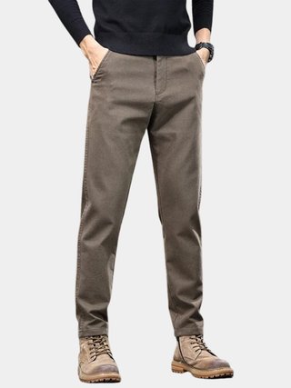Bequeme Gerade Herrenhose" could be rewritten as "Komfortable Gerade Herrenhose.