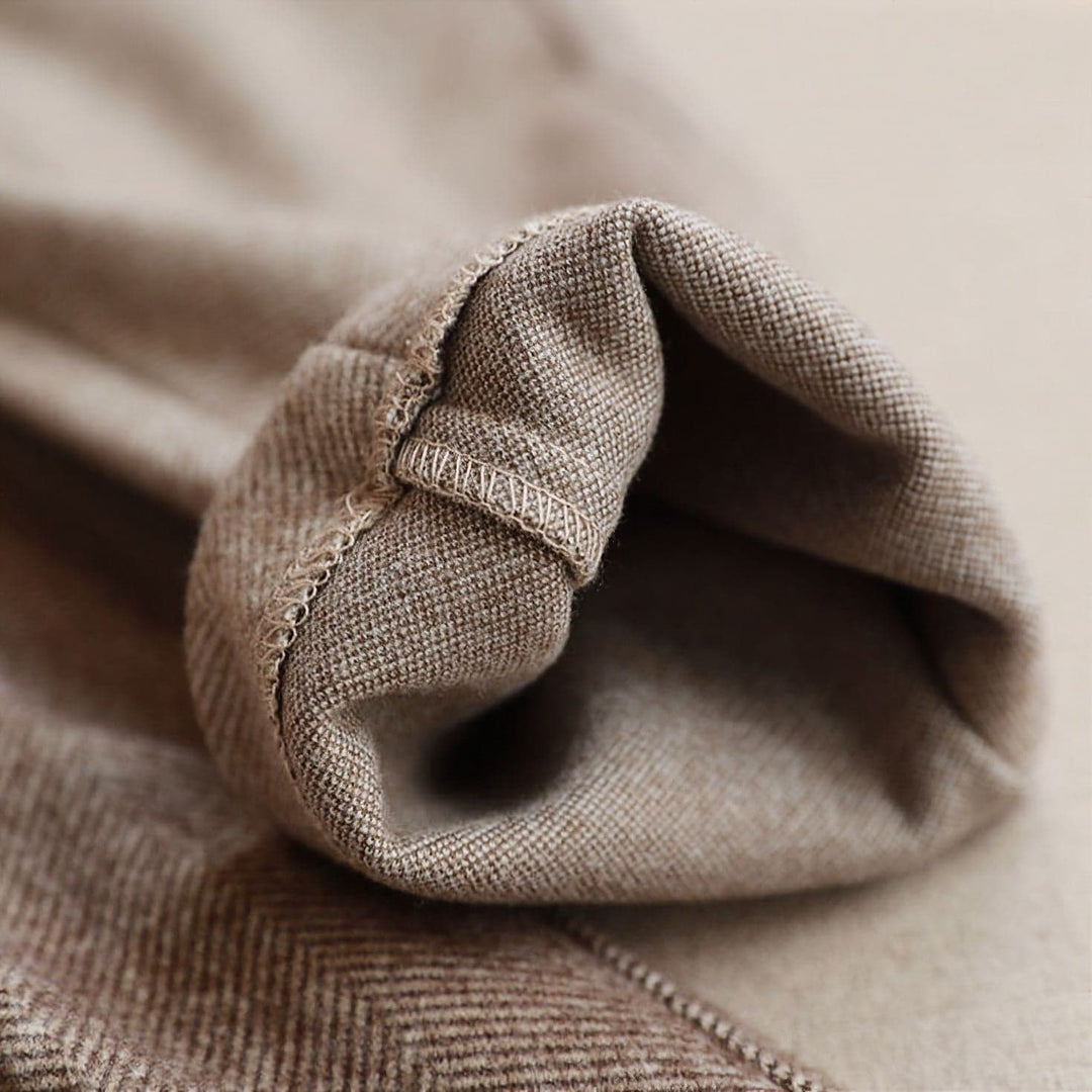Lennart - Contemporary Elegance with Precision